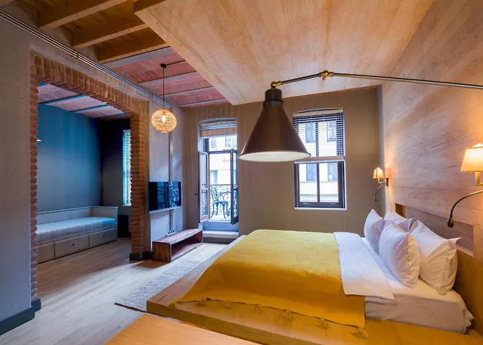 Art Pera Apartahotel